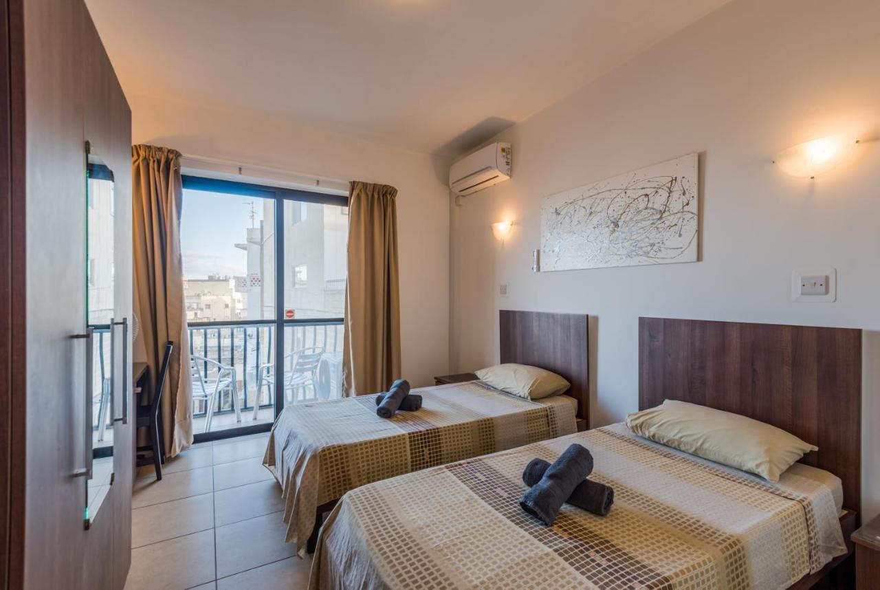 Seashells 2 Bedroom Apartments With Terrace, Just Off The Bugibba Promenade - By Getwaysmalta خليج سانت بول المظهر الخارجي الصورة